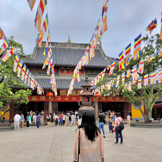 🙏🏰 Discover Serenity at Longhua Temple! 🌸🕉️