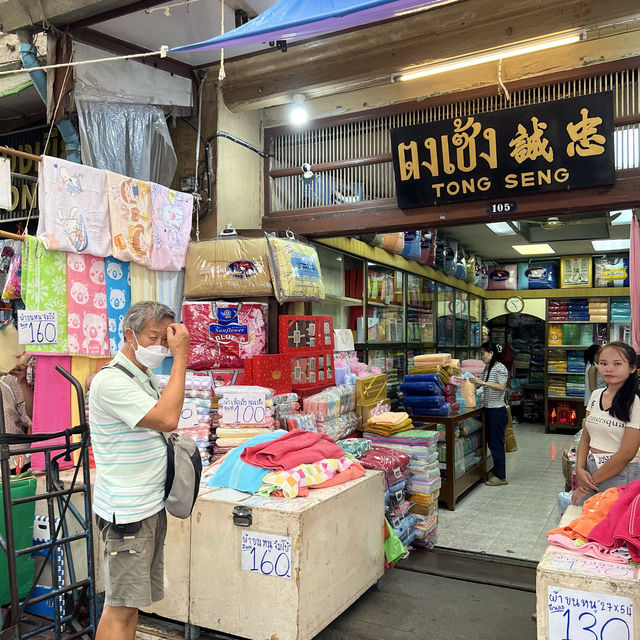 방콕 차이나타운의 대형 로컬 시장, Sampheng Market