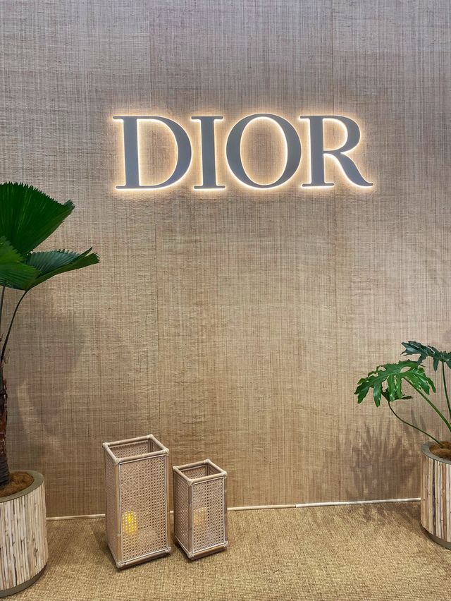 Dior pop up cafe that live up the heart of Kuala Lumpur💖