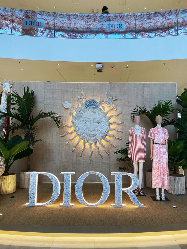 Dior pop up cafe that live up the heart of Kuala Lumpur💖
