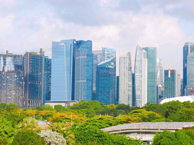 นั่งรับลมบรรยากาศฟินๆ ที่ Marina Barrage