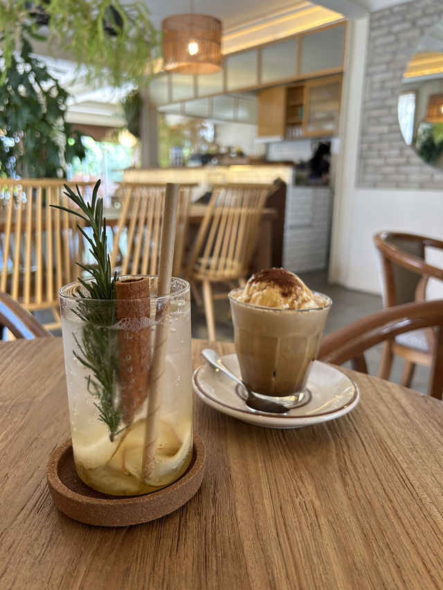 韓国で南国気分が味わえる？！🌴望遠にオシャレカフェ✨