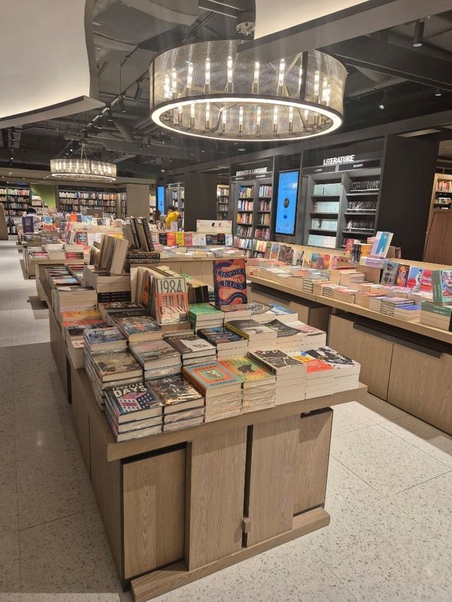 Eslite Spectrum KL 📚