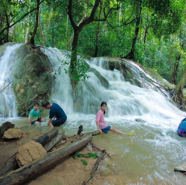 น้ำตกขุนห้วยเทิน
