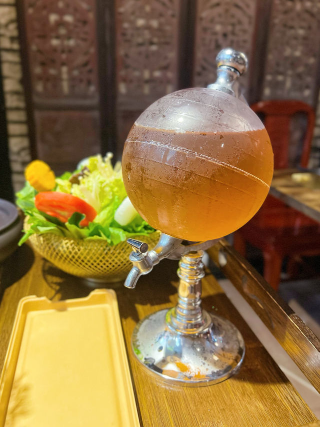 【餐廳湯底好飲，招牌花膠雞湯鍋】