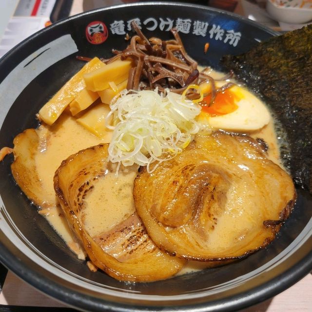 在香港竟然也能吃到平靚正的蟹粉麵🤤