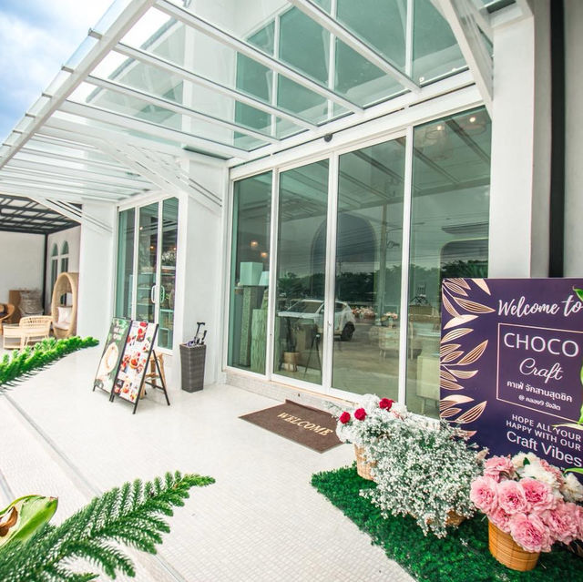 คาเฟ่และร้านจักสานบรรยากาศสุดชิลล์คลอง9