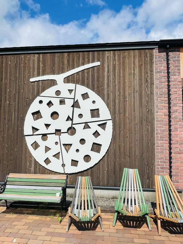 【北海道:中富良野】夏限定の絶品スイーツ「とみたメロンハウス」