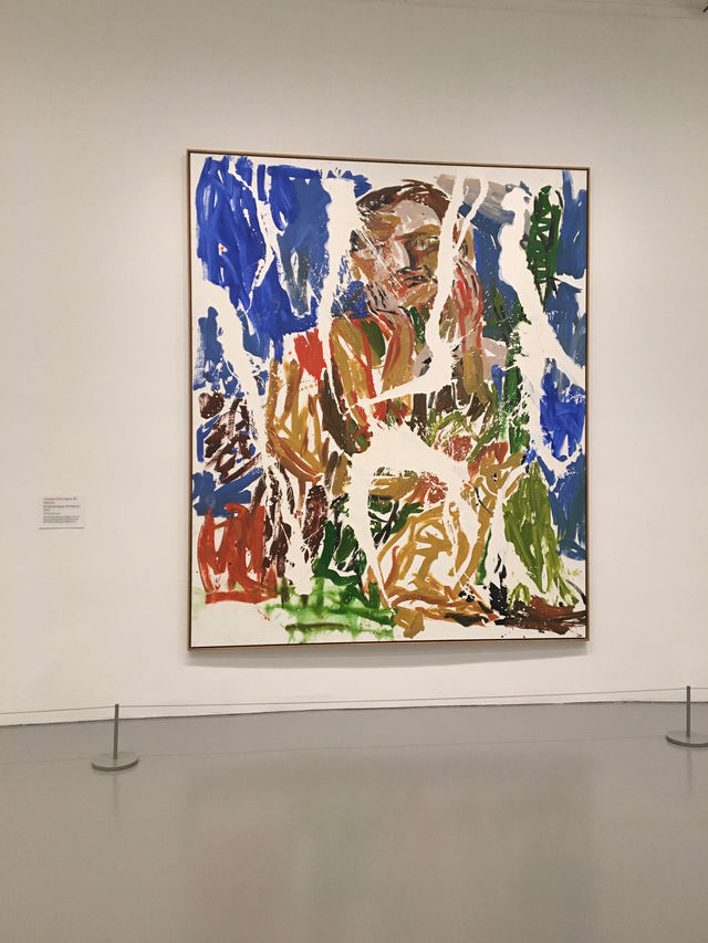 Iconic Hirshhorn Museum in Washington DC 🇺🇸