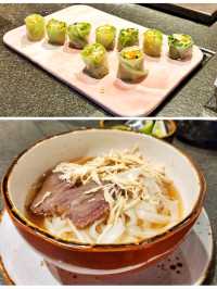 品味法越佳餚，海鮮美饌令人捧腹而回