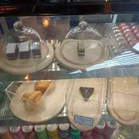ครึกครื้น คาเฟ่ลับหัวหิน