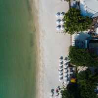 🏝️รีสอร์ทสวย หาดทรายขาว น้ำทะเลใส~