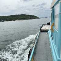 เรือสีชังพาเลซ เรือคลาสสิคที่จะพาเราไปเกาะสีชัง