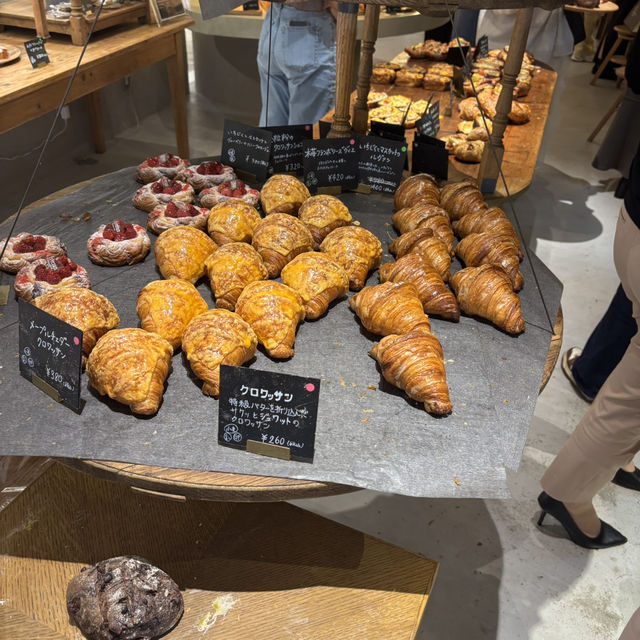【大阪】平日でも並ぶパン屋🥐