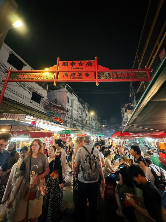 探訪曼谷唐人街·夜晚的美食與活力 🌃🍜