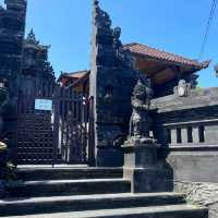 Ocean’s Embrace: A Visit to Bali’s Iconic Tanah Lot Temple 