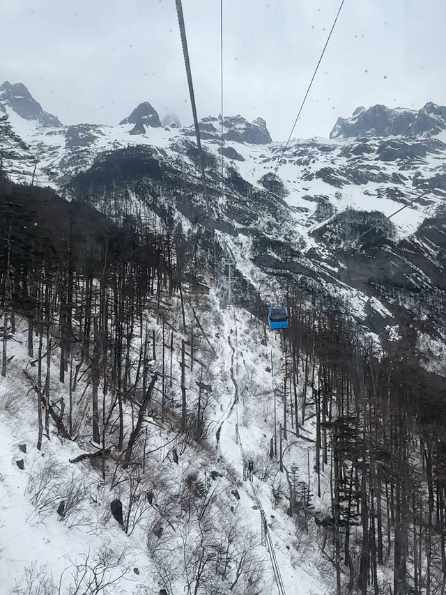 ตะลุยภูเขาหิมะมังกรหยก (Jade Dragon Snow Mountin)