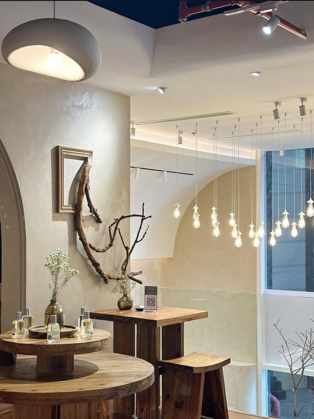 MYSTIQUE PARFUM & CAFE MYSTIQUE PARFUM & CAFE