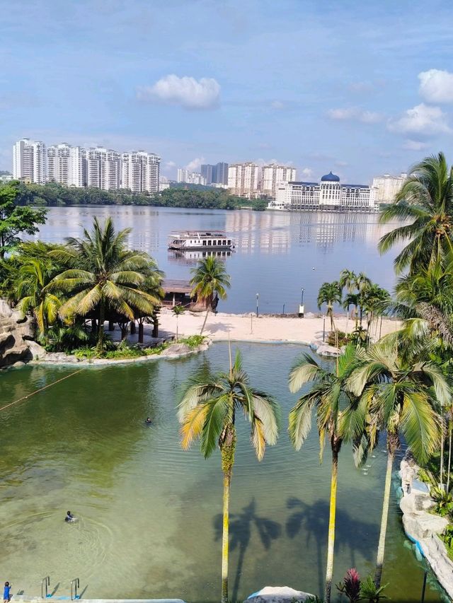 Review of Mines Beach Resort Hotel
