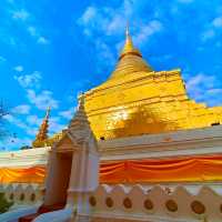 ไหว้พระธาตุ กราบพระนอน วัดพระเเก้วดอนเต้า