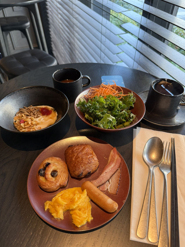 Breakfast buffet at a stylish restaurant🍞