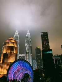 KLCC Twin Towers to Saloma Bridge: A Stunning City Walk 🌆