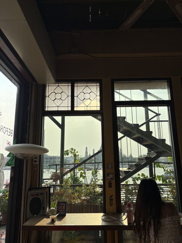 Before Sunset คาเฟ่มู้ดดีย์