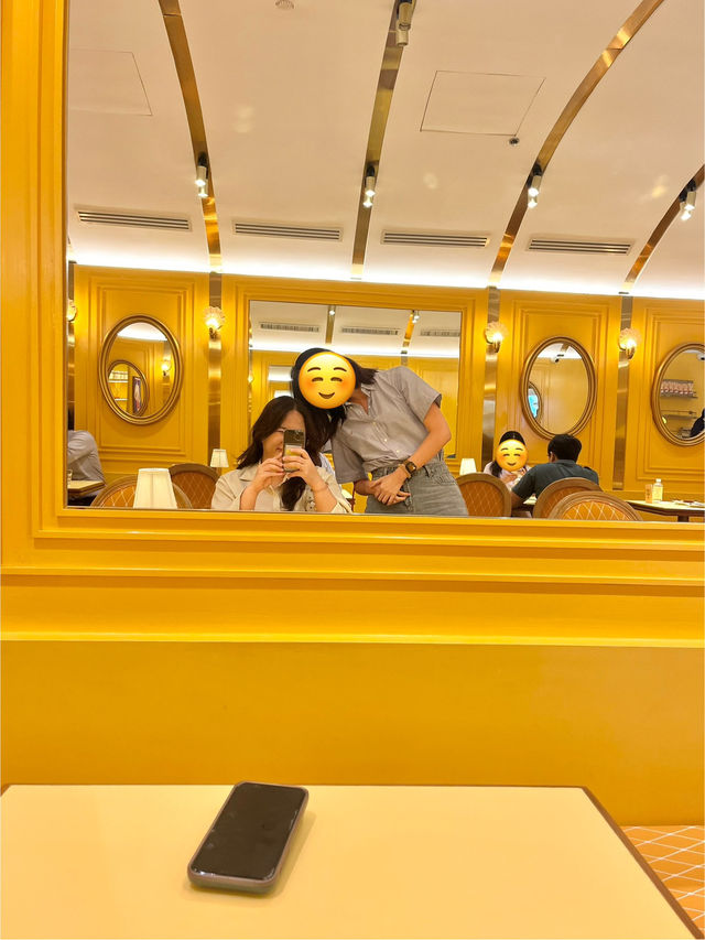 ละมุนทุกคำ! Holiday Pastry @CentralWorld