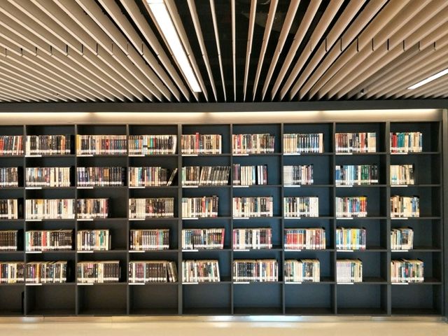 一座藏在森林裡的圖書館#屏東縣立圖書館總館-屏東縣屏東市