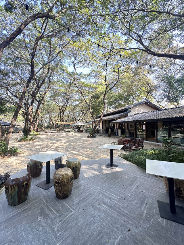 Biscuit Cafe Lampang : คาเฟ่ในแกลอรี่ เกาะคา ลำปาง