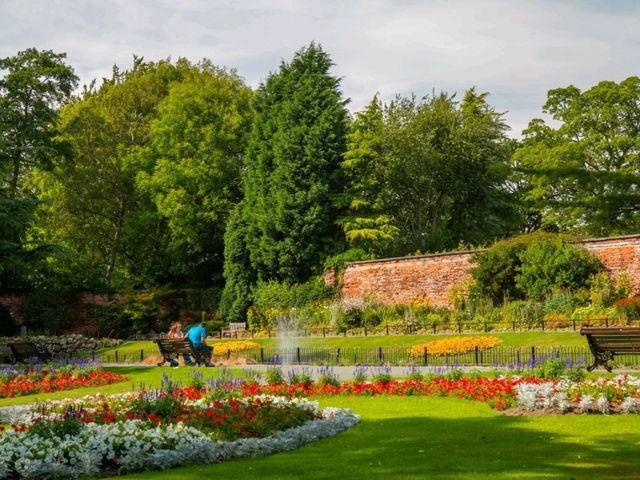Roundhay Park: A popular park in Leeds!