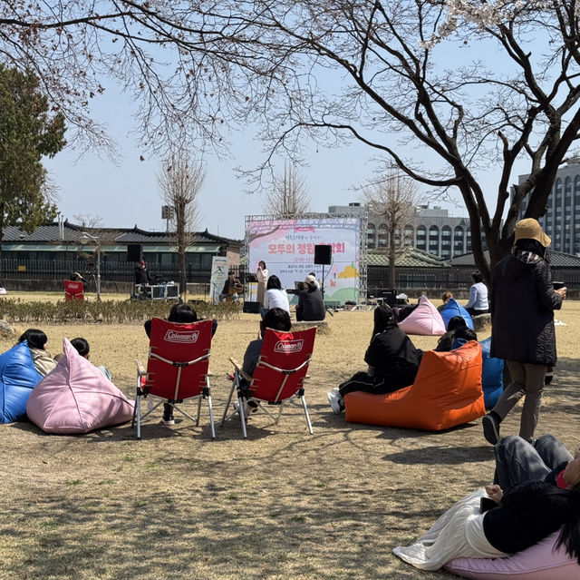 벚꽃이 예쁜 정독도서관