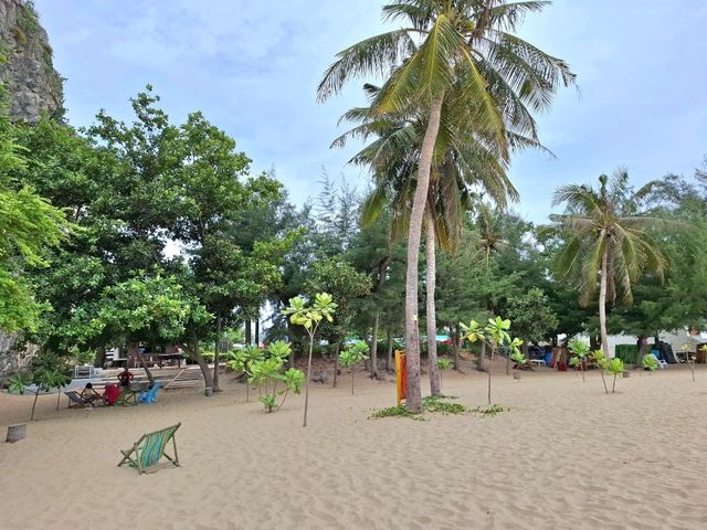 เดินชิลริมหาดเขากะโหลก ปราณบุรี