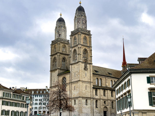【街の象徴・2本の塔】グロスミュンスター ⛪📸