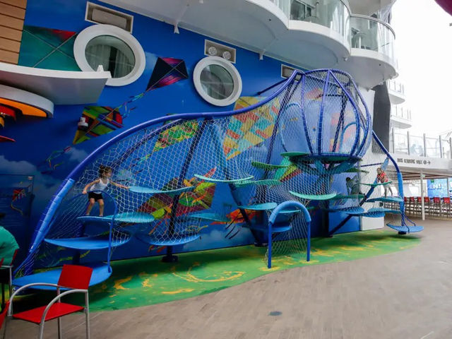 🚢 Utopia of the Seas Review: Royal Caribbean’s NEWEST Mega-Ship from Port Canaveral! 🌊