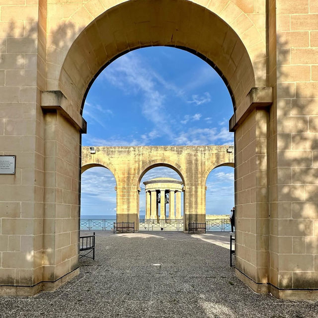 Valletta City Walk: A Stroll Through Malta's Baroque Capital🏰🌅