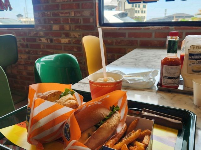 제주공항 월대천 근처 - 올드캡 버거, 제주 인생 버거 맛집
