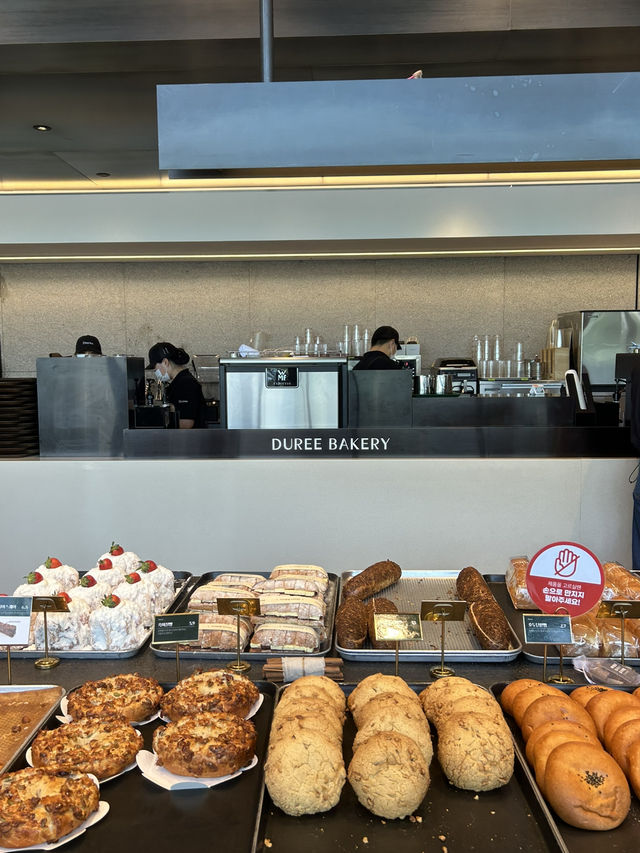 햇살 좋은 날, 빵 냄새 따라 걷다 만난 듀레베이커리🍞🥖
