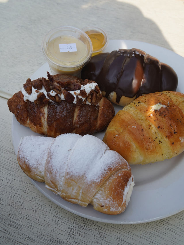 韓国🇰🇷人気の塩パン専門店アーティストベーカリー🥐
