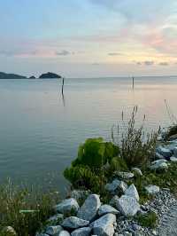 Where the Sea Meets the Sky: Sunset Serenity at Pantai Malindo