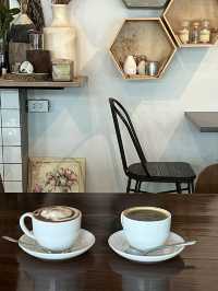 【バンコク】アーリーのゆったりカフェ「Poet House Cafe」