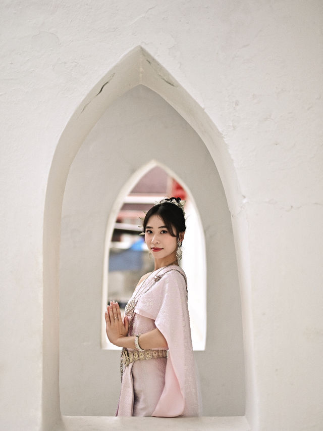 A Royal Day in Wat Pho & The Grand Place