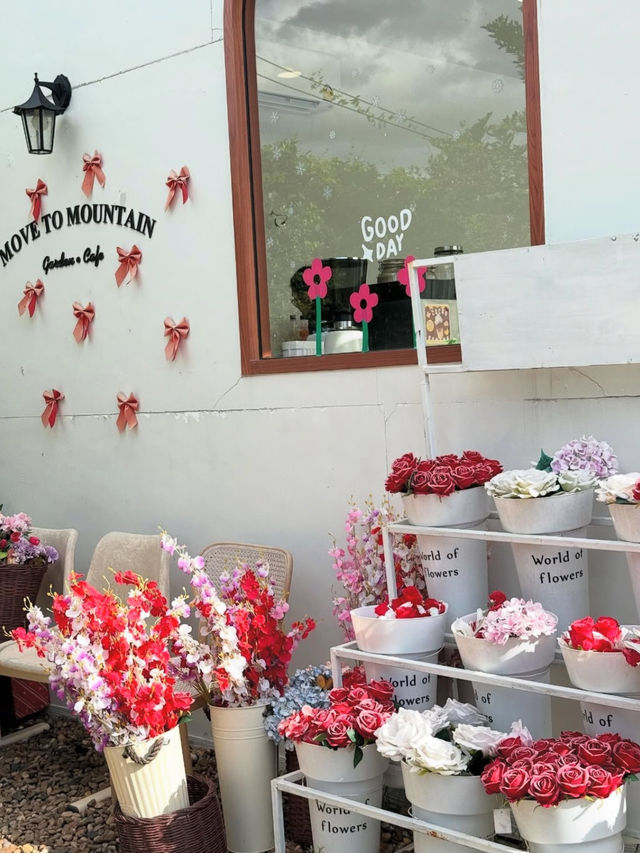 คาเฟ่ Move To Mountain