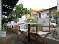 SYRI Guesthouse & Café