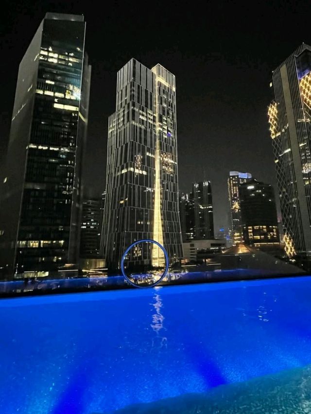 🇮🇩🏙️ Skyline Magic: Live the Suite Life at The Langham Jakarta! ✨🍸