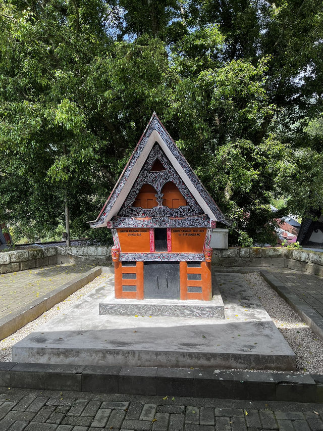 “Step into Batak History: Visit the Old Tomb of King Sidabutar”