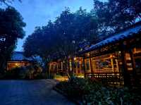 บรรยากาศยามค่ำคืนภูเขาชิงซิ่วหนานหนิง