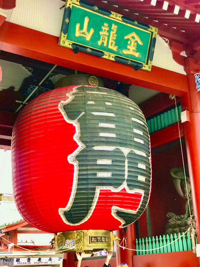 【東京　浅草寺と伝法院庭園、にぎわう寺町を歩く】