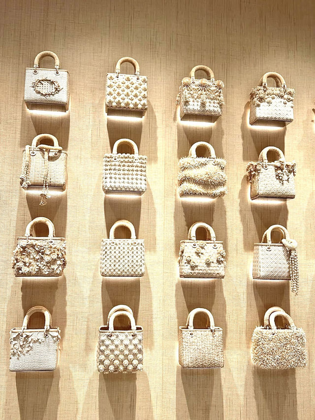 夢のような空間で、五感を満たすひとときを。 Café Dior by Mauro Colagrecoで、ラグジュアリーな