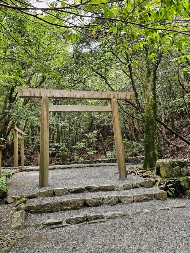 伊勢神宮內宮漫步記，馬匹、神社與清潭水🐎⛩️💧